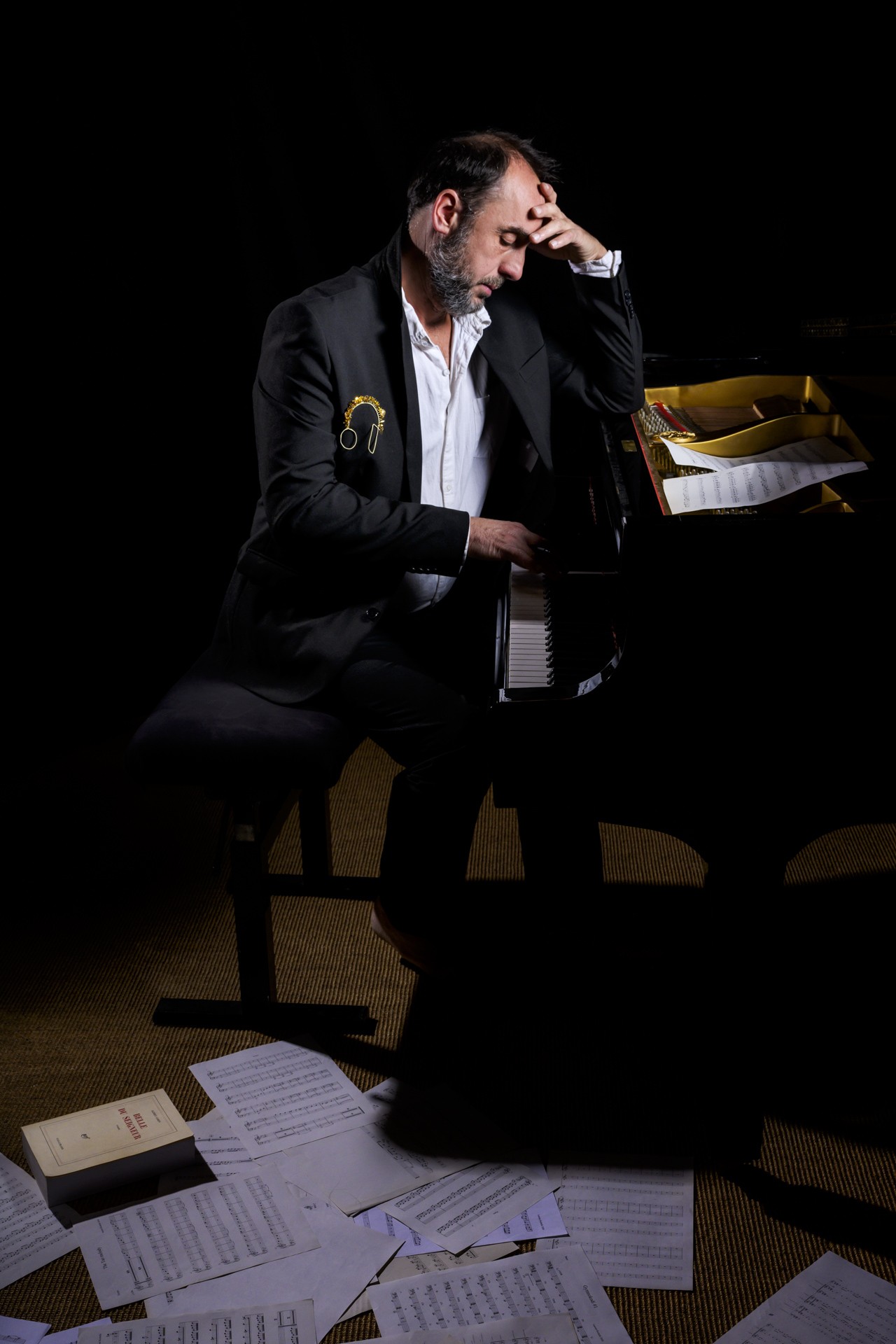 Hommes a la broche 04