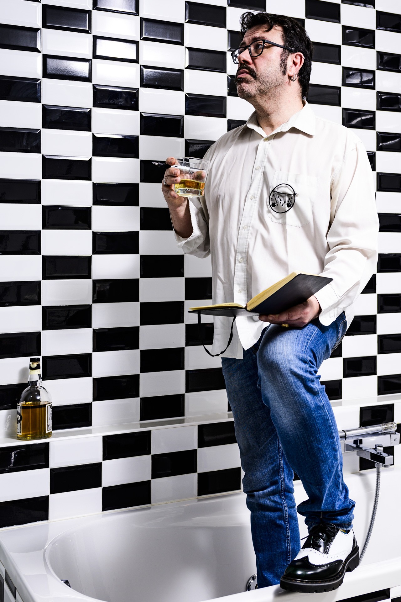 Hommes a la broche 10