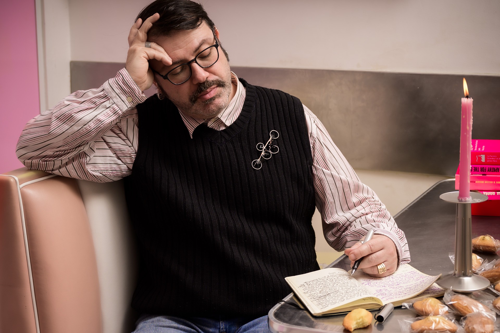 Hommes a la broche 11