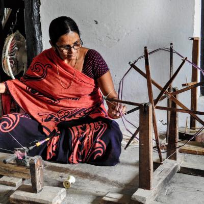 04 - Les hommes et les femmes au travail 