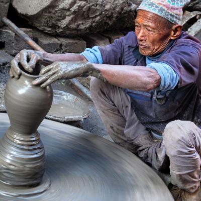 10 - Les hommes et les femmes au travail 