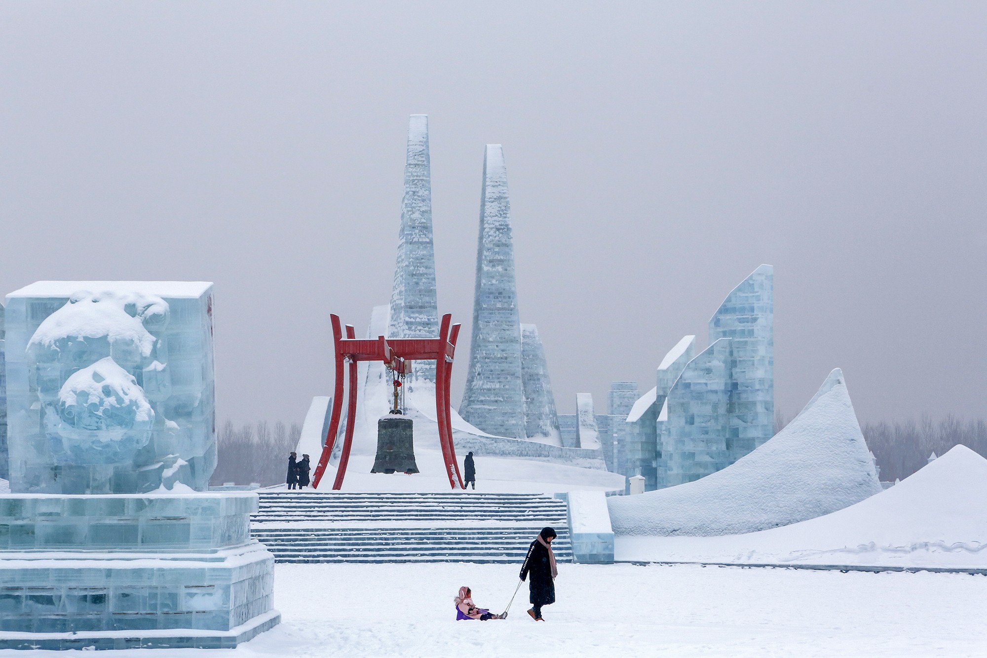 Marie-Louise Bernard - Sculptures de glace en Chine