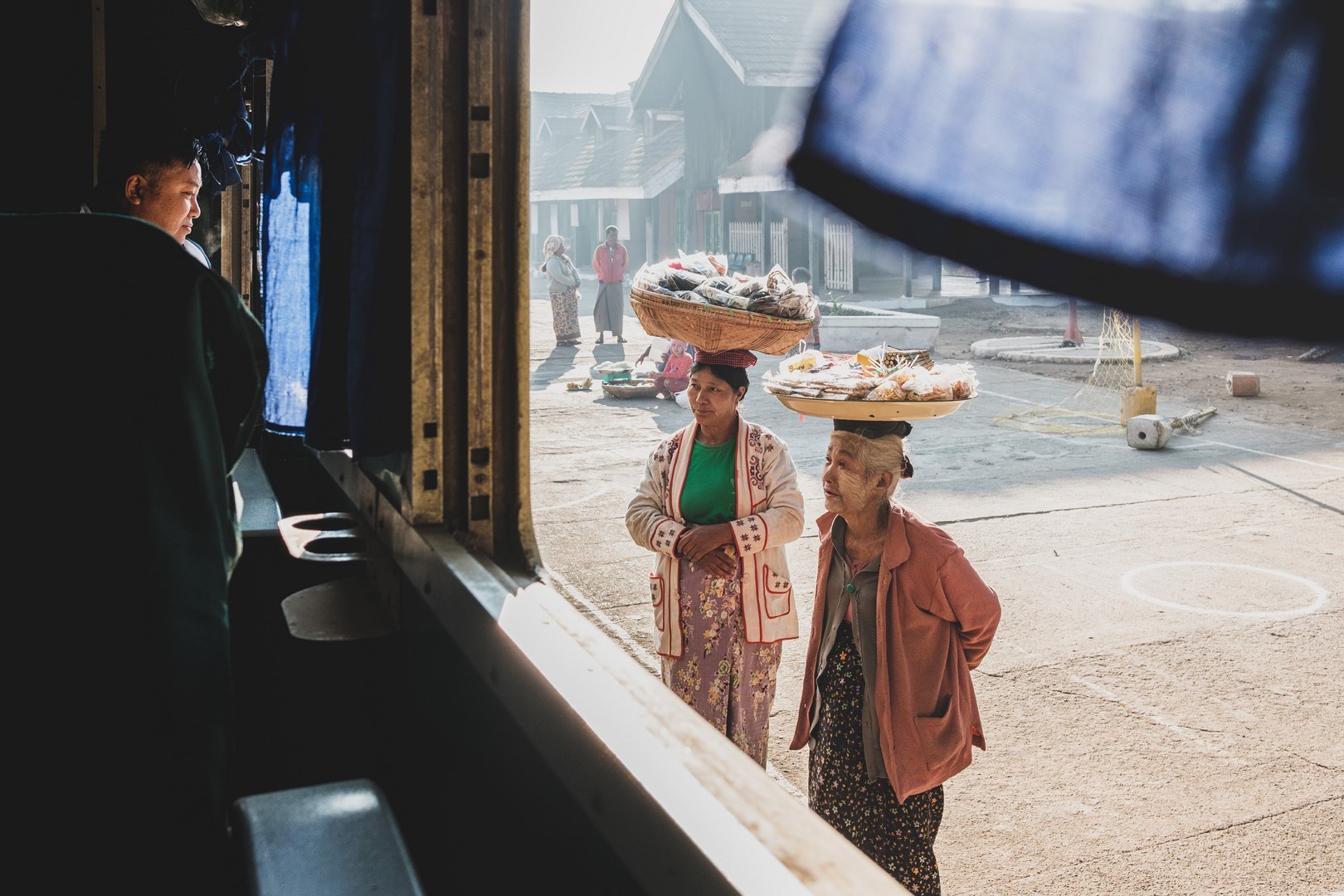 Slow train to thazi 4 copier 